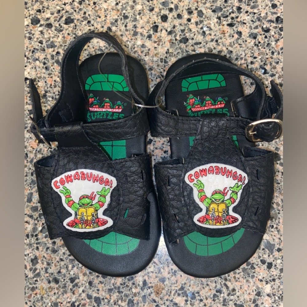 Vintage 1990s Teenage Mutant Ninja Turtles Cowabunga Kids Sandals. RARE TMNT